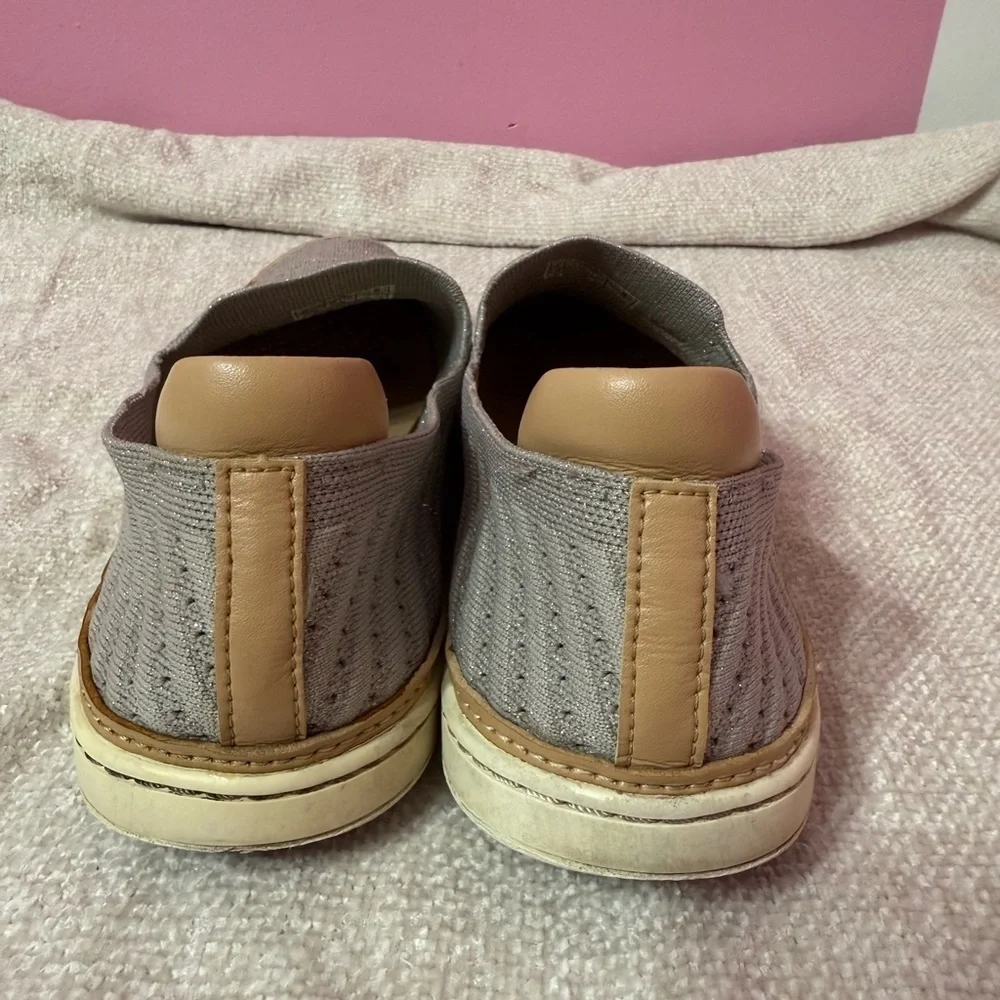 UGG light gray